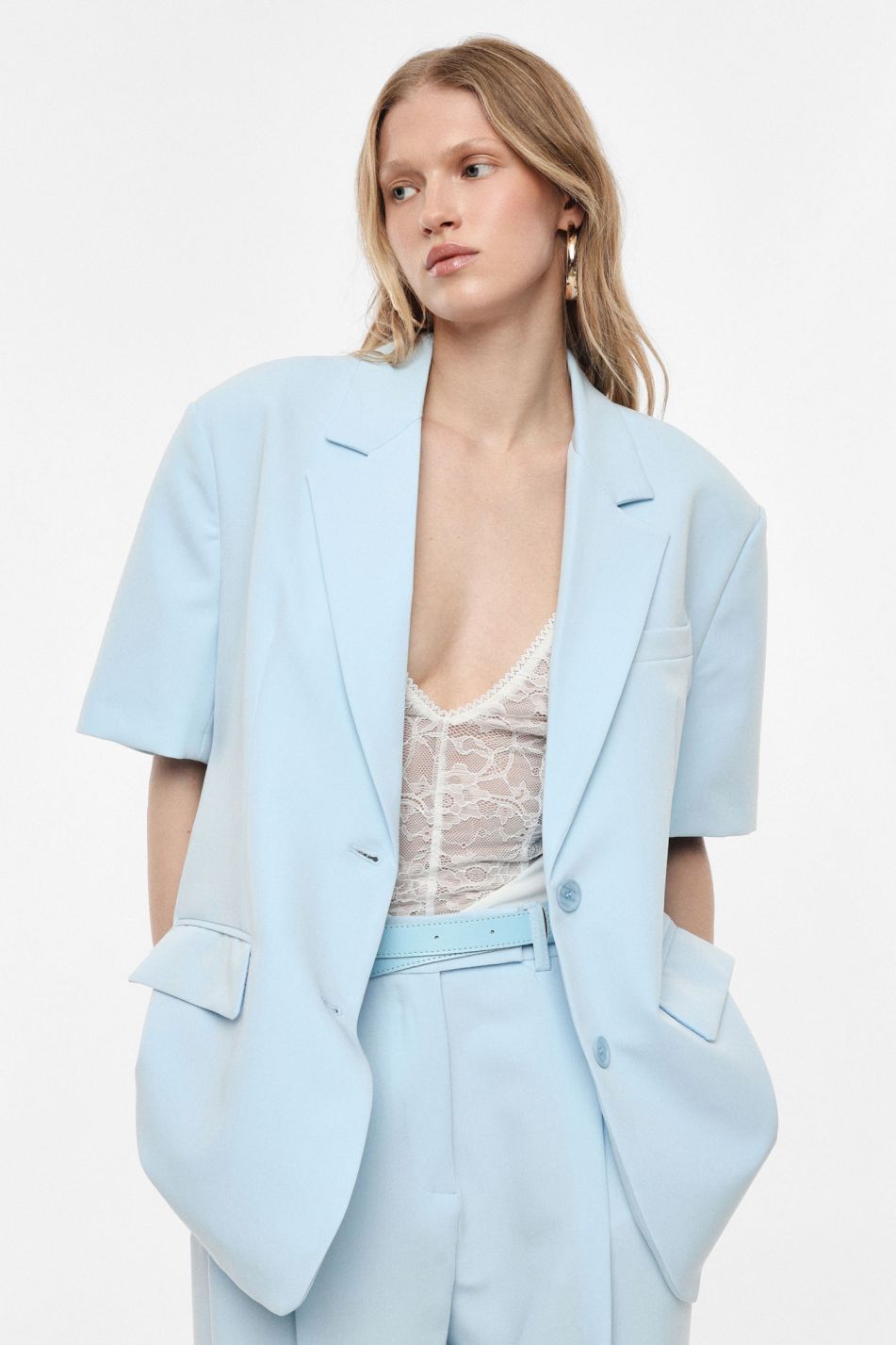 BLAZER IMPERIAL BOTÃO C/MANGA CURTA E BOLSO ABA - Carla Valente