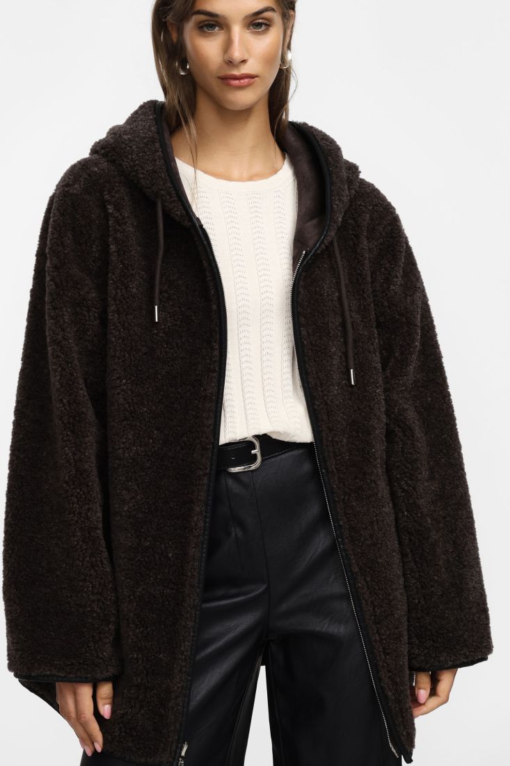 JACKET PLEASE DE PELO TEDDY COM ZIPER - Carla Valente