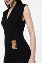 VESTIDO IMPERIAL DECOTE V COM APLICAÇÃO - Carla Valente