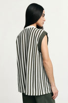 TOP PLEASE LISTRADO MANGA CAVA DRAPEADO - Carla Valente