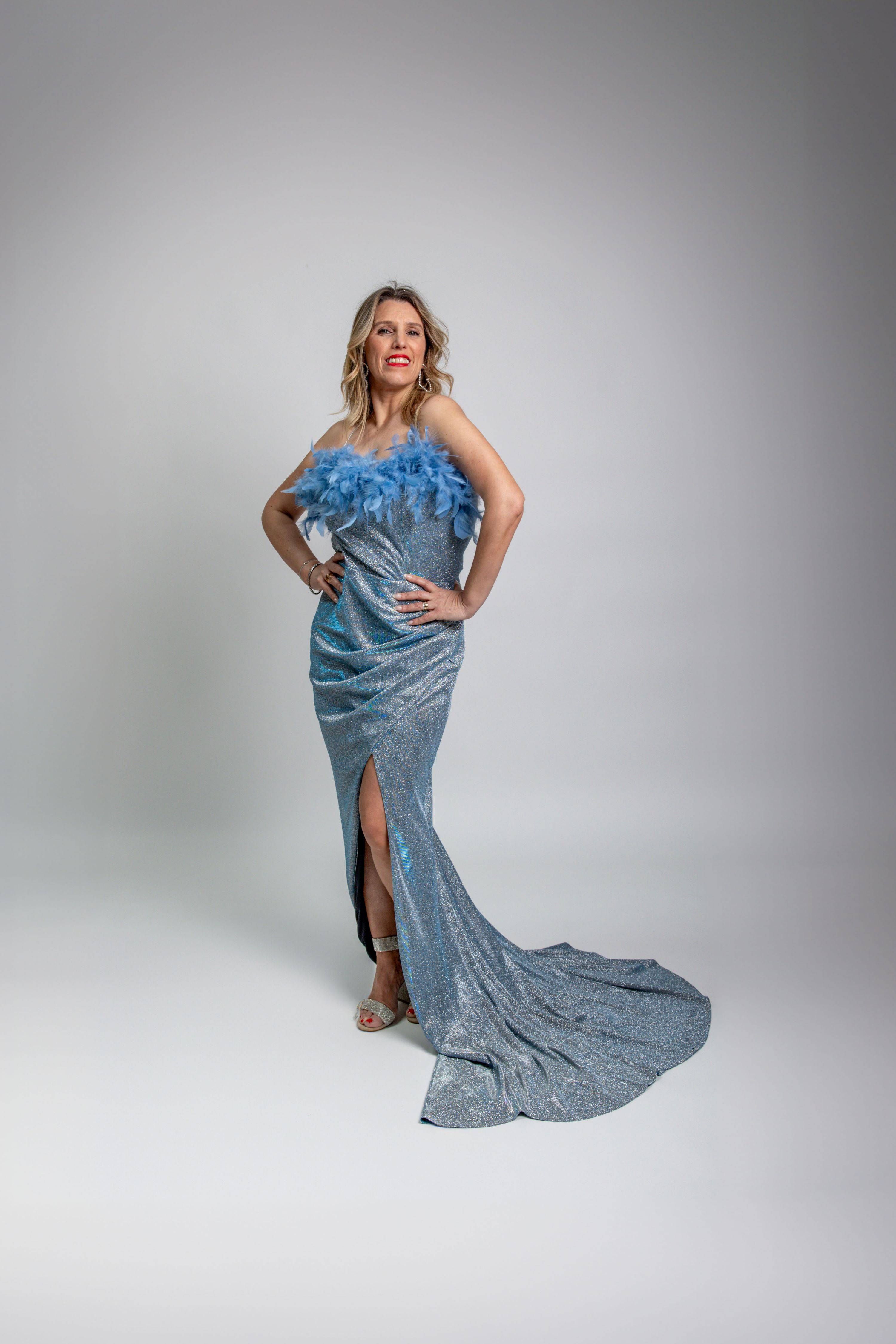 VESTIDO PARTENZA LONGO LUREX DEC PLUMAS - Carla Valente