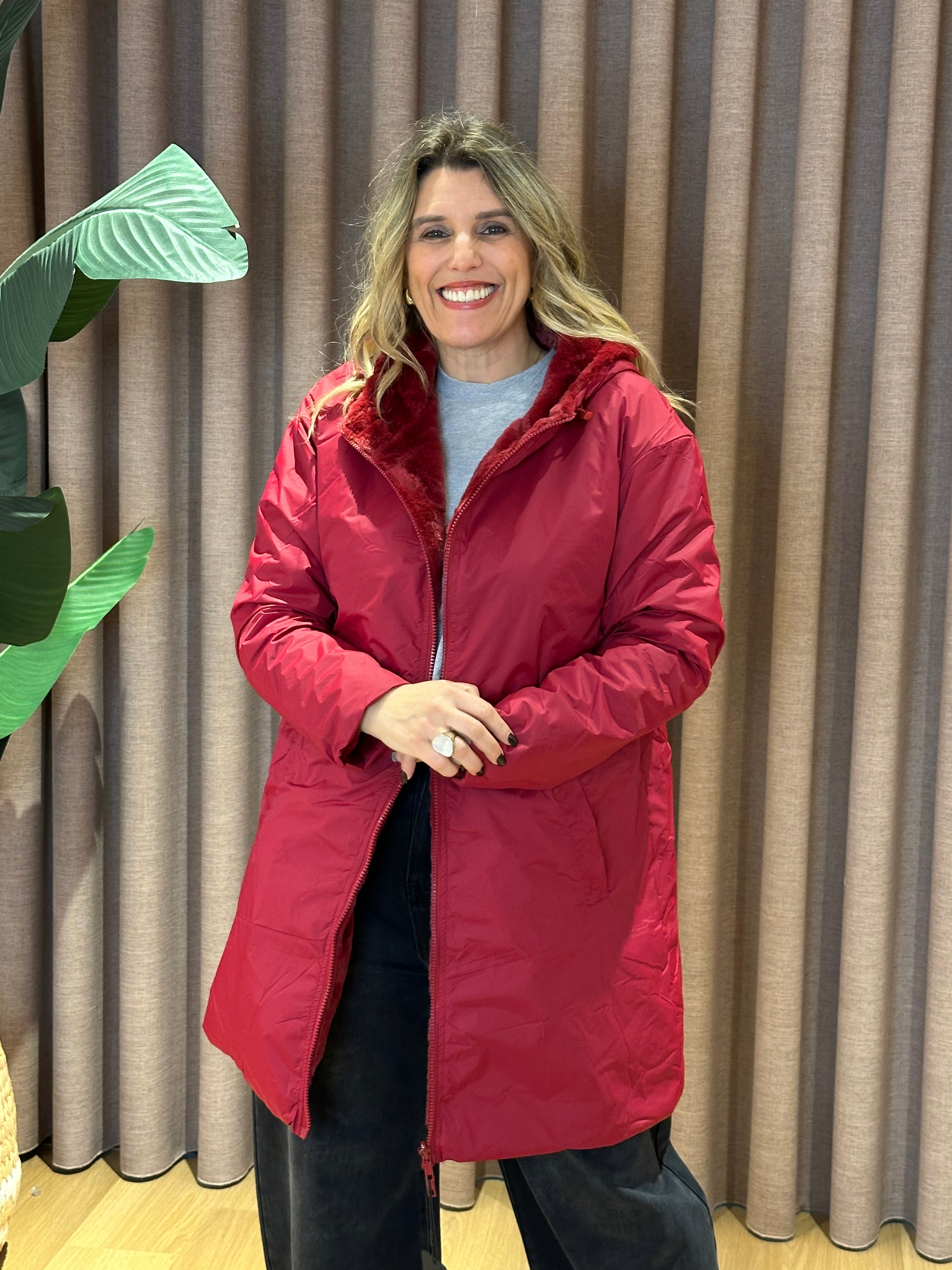PARKA ACETINADA REVERSÍVEL COM CARAPUÇO - Carla Valente