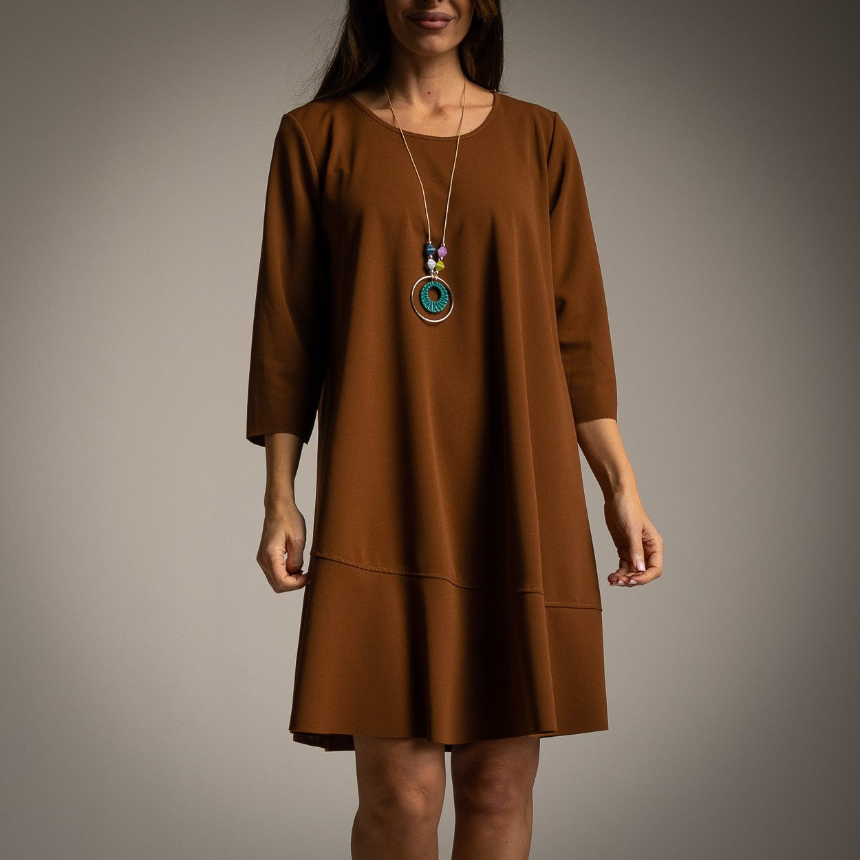 VESTIDO ALBNS  BÁSICO BAIXO RUFFLE + COR - Carla Valente