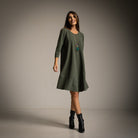 VESTIDO ALBNS  BÁSICO BAIXO RUFFLE + COR - Carla Valente