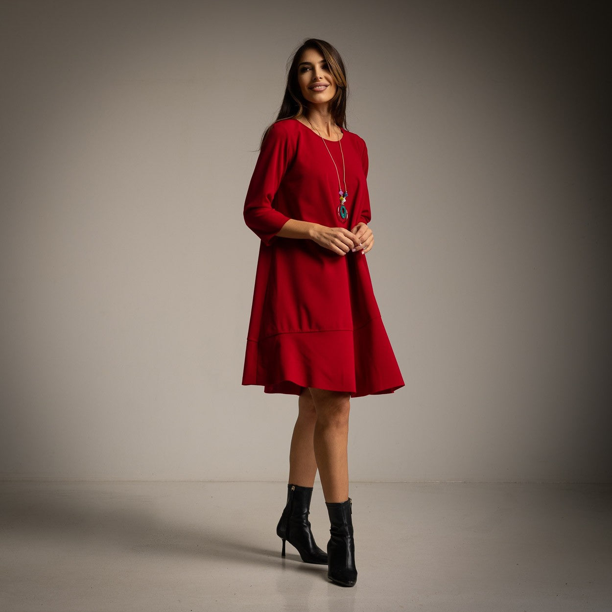 VESTIDO ALBNS  BÁSICO BAIXO RUFFLE + COR - Carla Valente