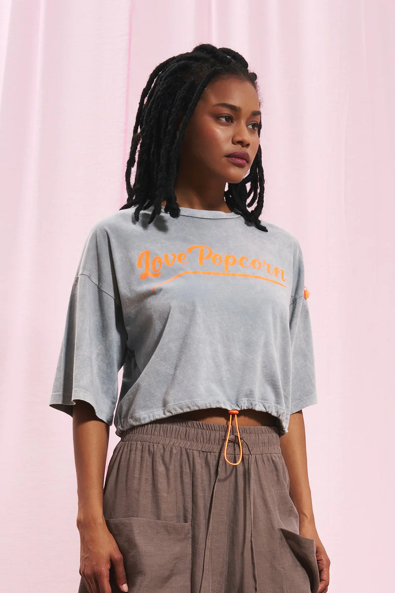 T-SHIRT VDR CROPPED SLOGAN LOVE POPCORN - Carla Valente