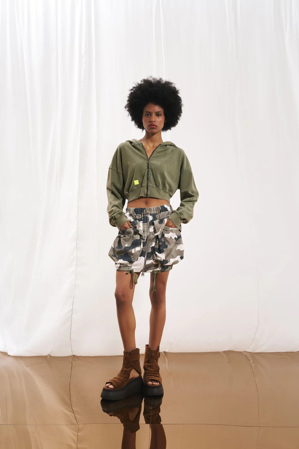 SWEATSHIRT VDR CROPPED COM ZIP - Carla Valente