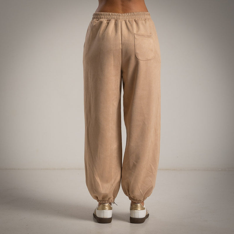 CALÇAS ALBNS BALLOON EM CAMURÇA COM BOLS - Carla Valente