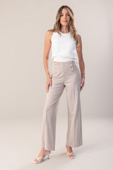 CALÇA FERRACHE DE MALHA WIDE LEG COM CINTO ELÁSTICO NO INTERIOR - Carla Valente