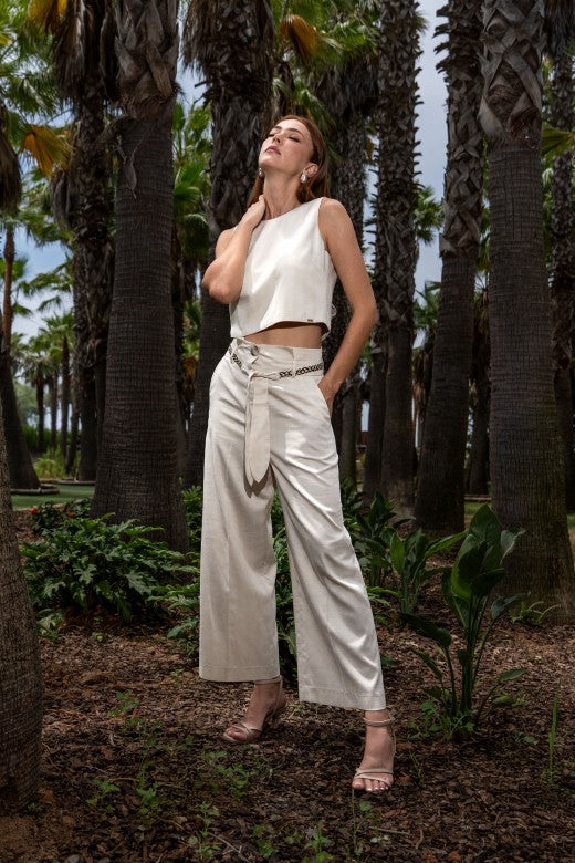 TOP FERRACHE CURTO DE LINHO COM LAÇO NA COSTA - Carla Valente