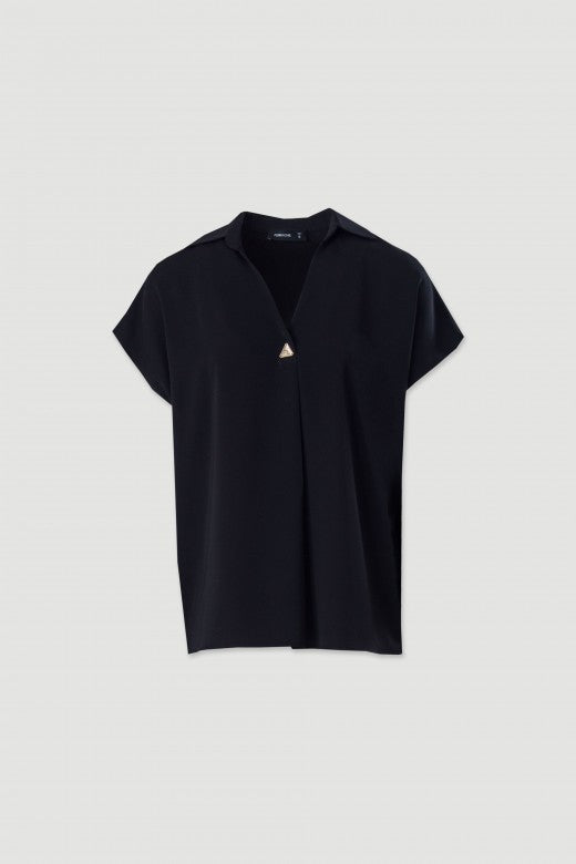 TÚNICA FERRACHE DE MANGA CURTA COM DECOTE EM V DETALHE METÁLICO - Carla Valente