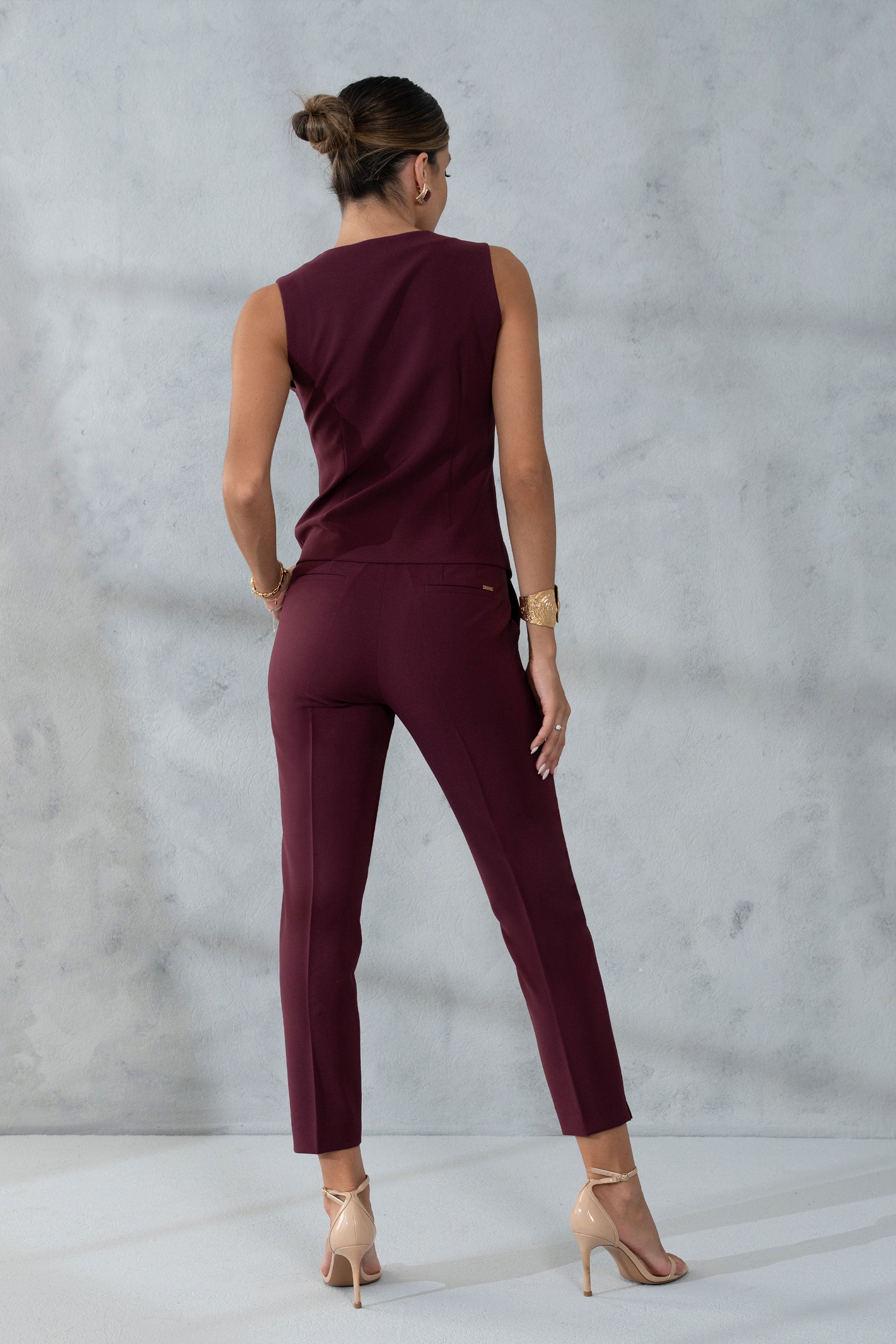 CALÇA FERRACHE CLÁSSICA DE CINTURA SUBIDA COM  ELÁSTICO - Carla Valente