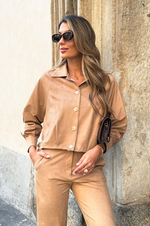 CASACO FERRACHE CURTO EM CAMURÇA BOTOESS - Carla Valente