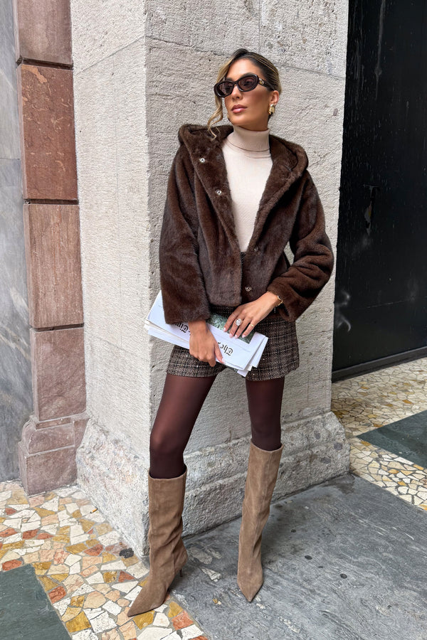 CASACO FERRACHE CURTO EM PELO COM CAPUZ - Carla Valente