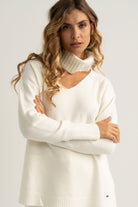 CAMISOLA FERRACHE DE MALHA DECOTE EM V  E GOLA CANELADA - Carla Valente
