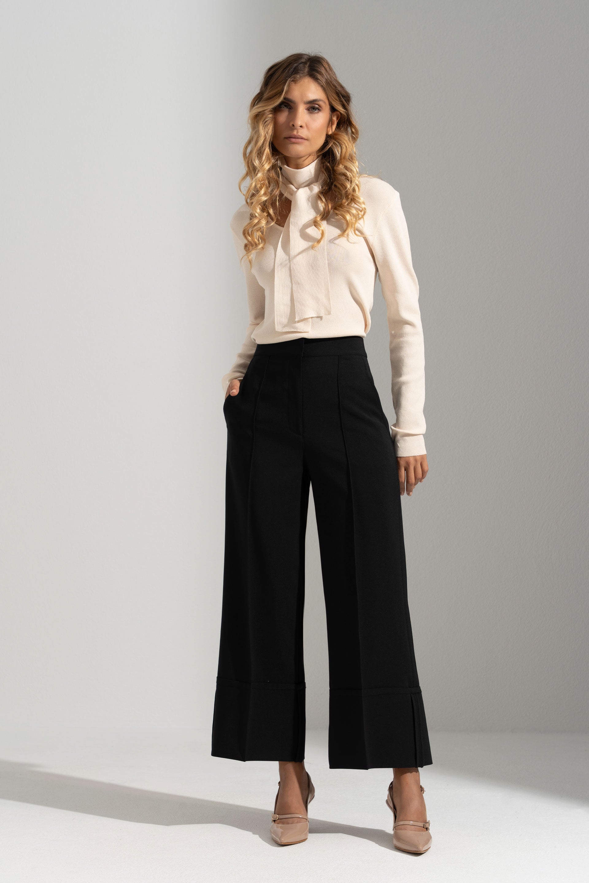 CALÇA FERRACHE CROPPED WIDE LEG C/DETALHE COSTURA - Carla Valente