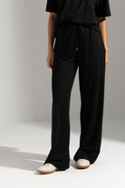 CALÇA FERRACHE DE MALHA WIDE LEG COM CINTURA ELÁSTICA - Carla Valente