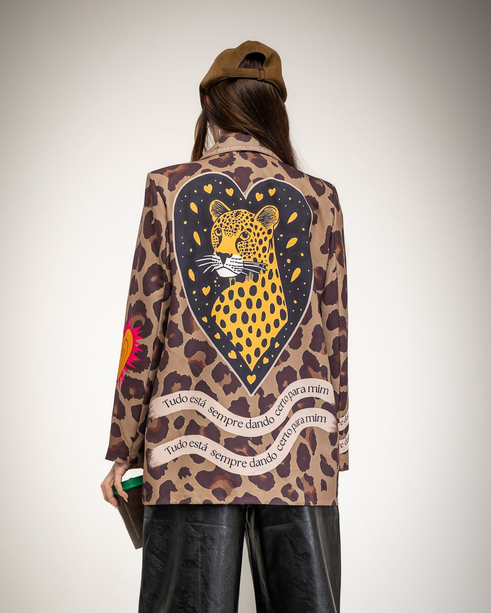 BLAZER ALBNS OVERSIZE FORRADO ESTAMPADO LEOPARDO - Carla Valente