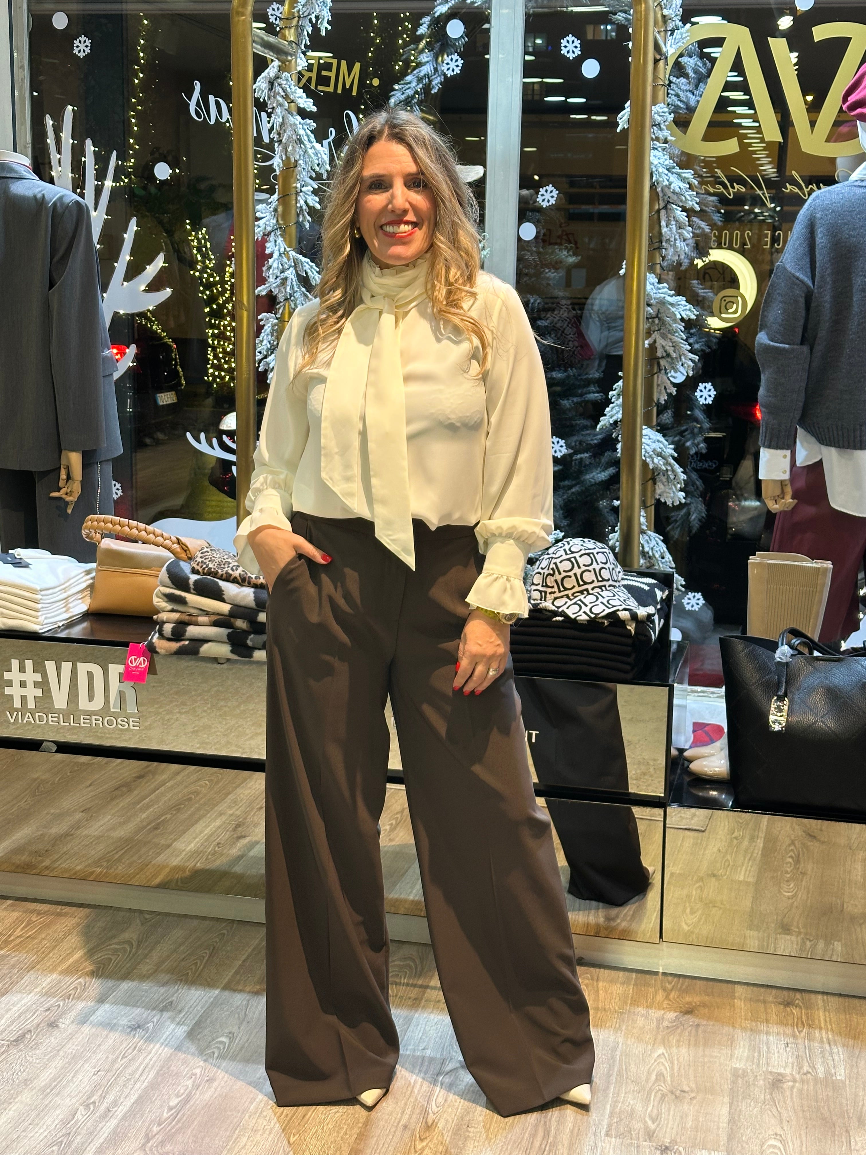 BLUSA VELVETY MÁRCIA GOLA C/FOLHOS - Carla Valente