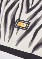 LENÇO LIU JO 2F6059T2745 — ZEBRA — 4ff62d43b0be4bf904b1b702684d6dc203b1289a05abcfd6b39905cdcd485753