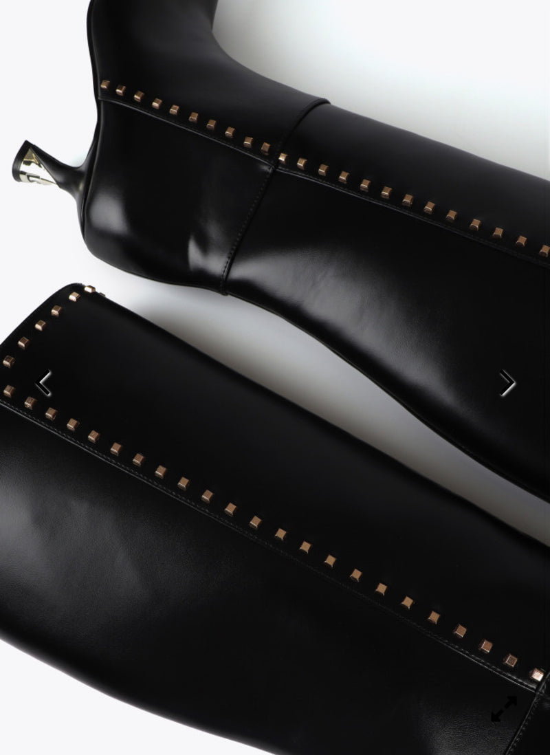 BOTA LOLA CASADMNT CANO ALTO TACÃO PERSONALIZADO E TACHAS - Carla Valente