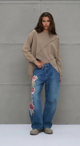 PANTALONA VDR OVERSIZE COM APLICAÇÃO FLOR - Carla Valente