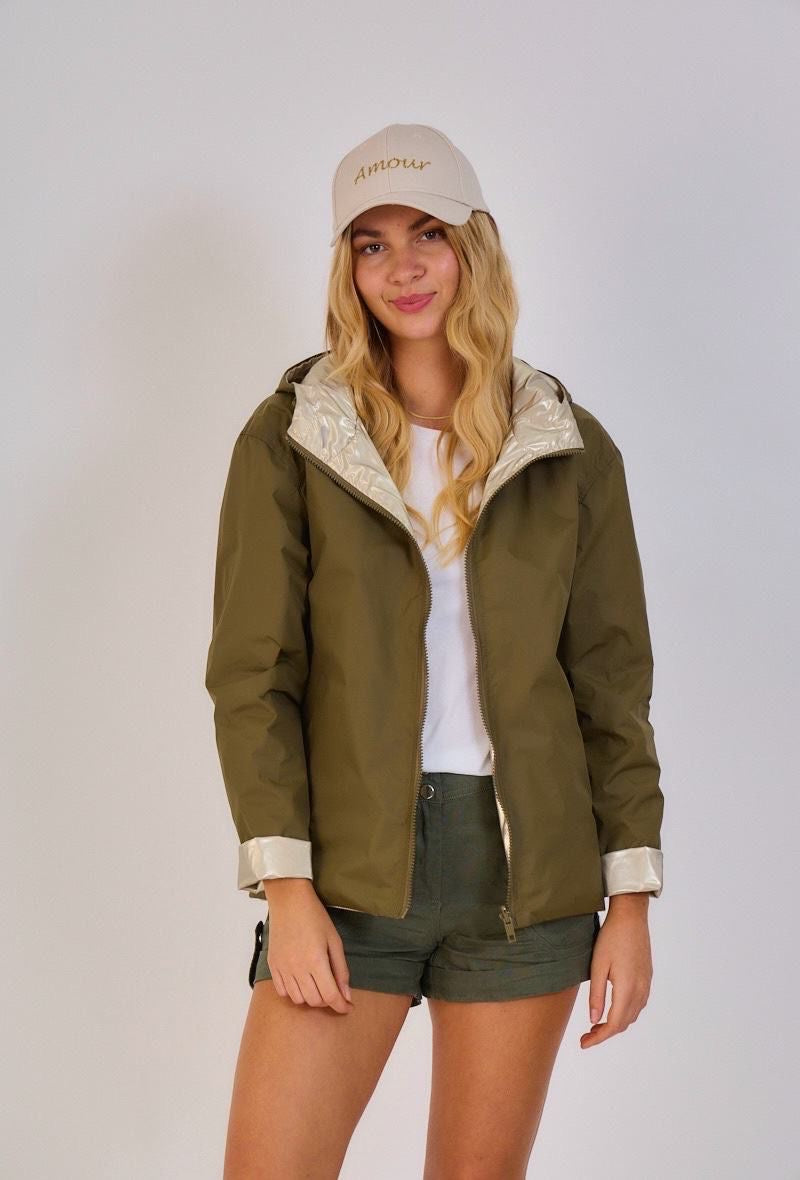 PARKA APRIL CURTA TECIDO IMPERMEÁVEL REVERSÍVEL COM CARAPUÇO - Carla Valente