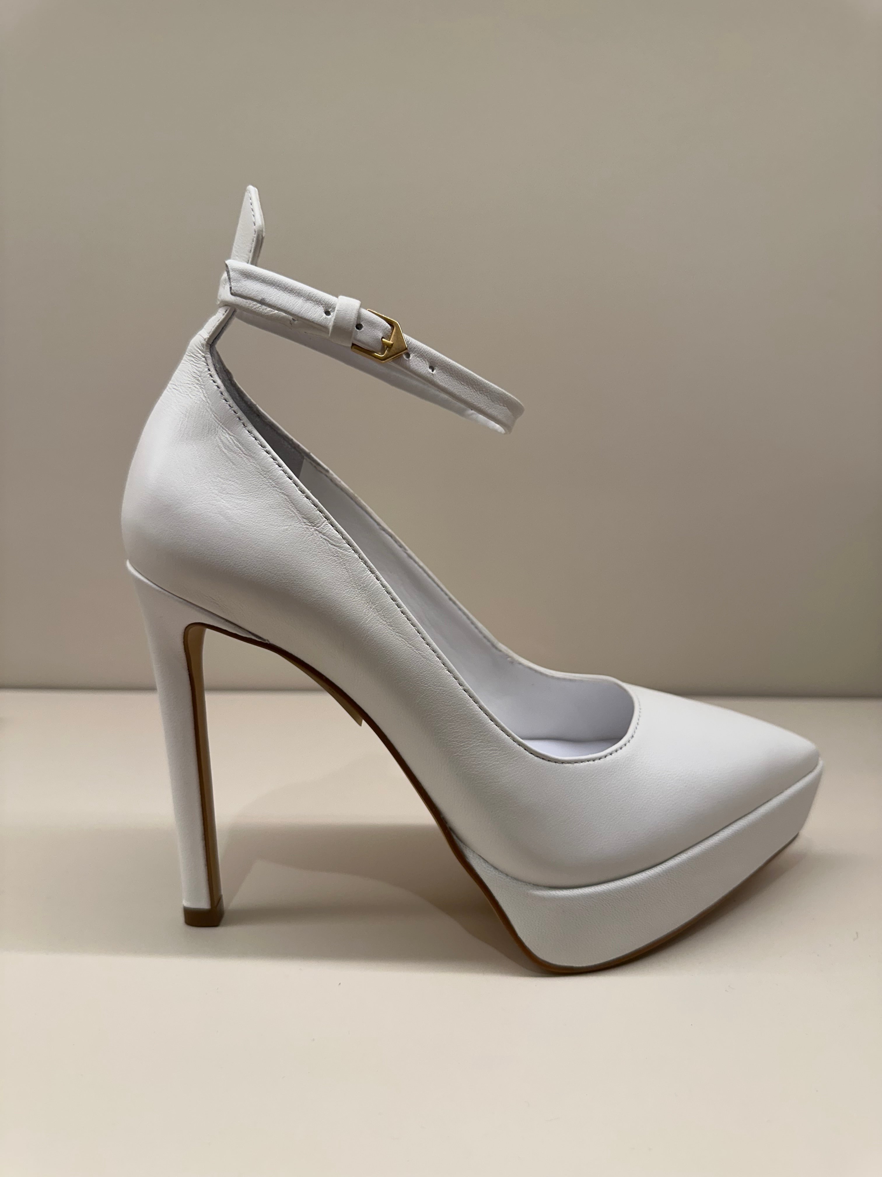 STILETTO CARRANO COM PLATAFORMA C/TIRA - Carla Valente