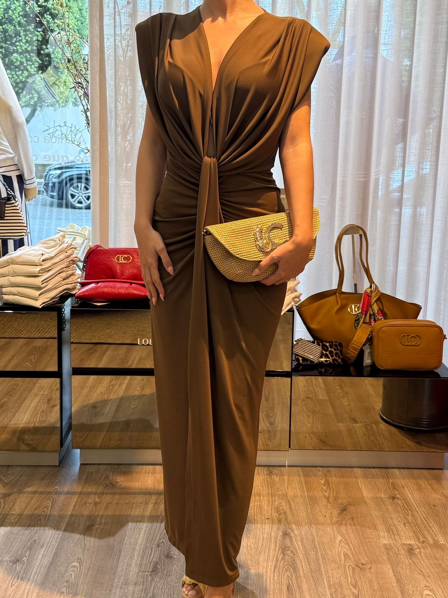 VESTIDO IMPERIAL DECOTE PROFUNDO - Carla Valente