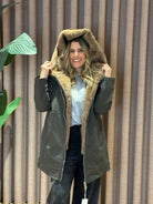 PARKA COM PELO REMOVÍVEL E CARAPUÇO - Carla Valente
