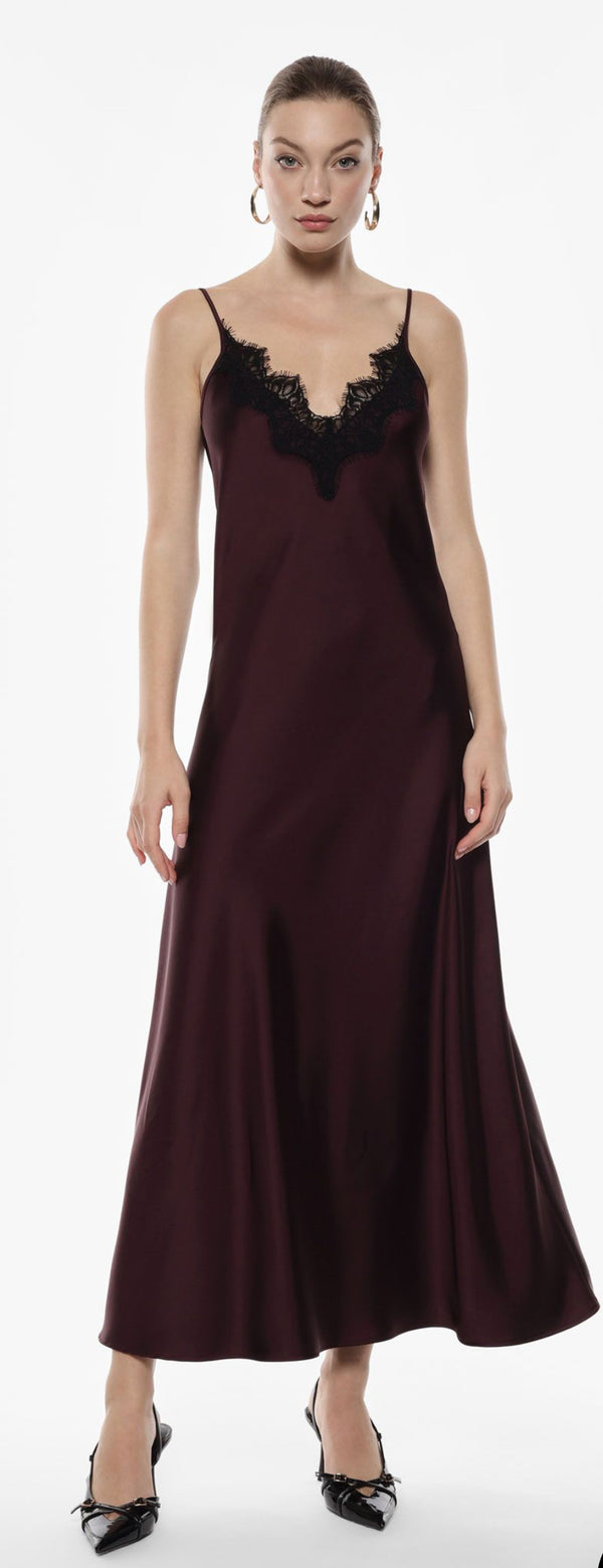 VESTIDO IMPERIAL ACETINADO DEC EM RENDA - Carla Valente