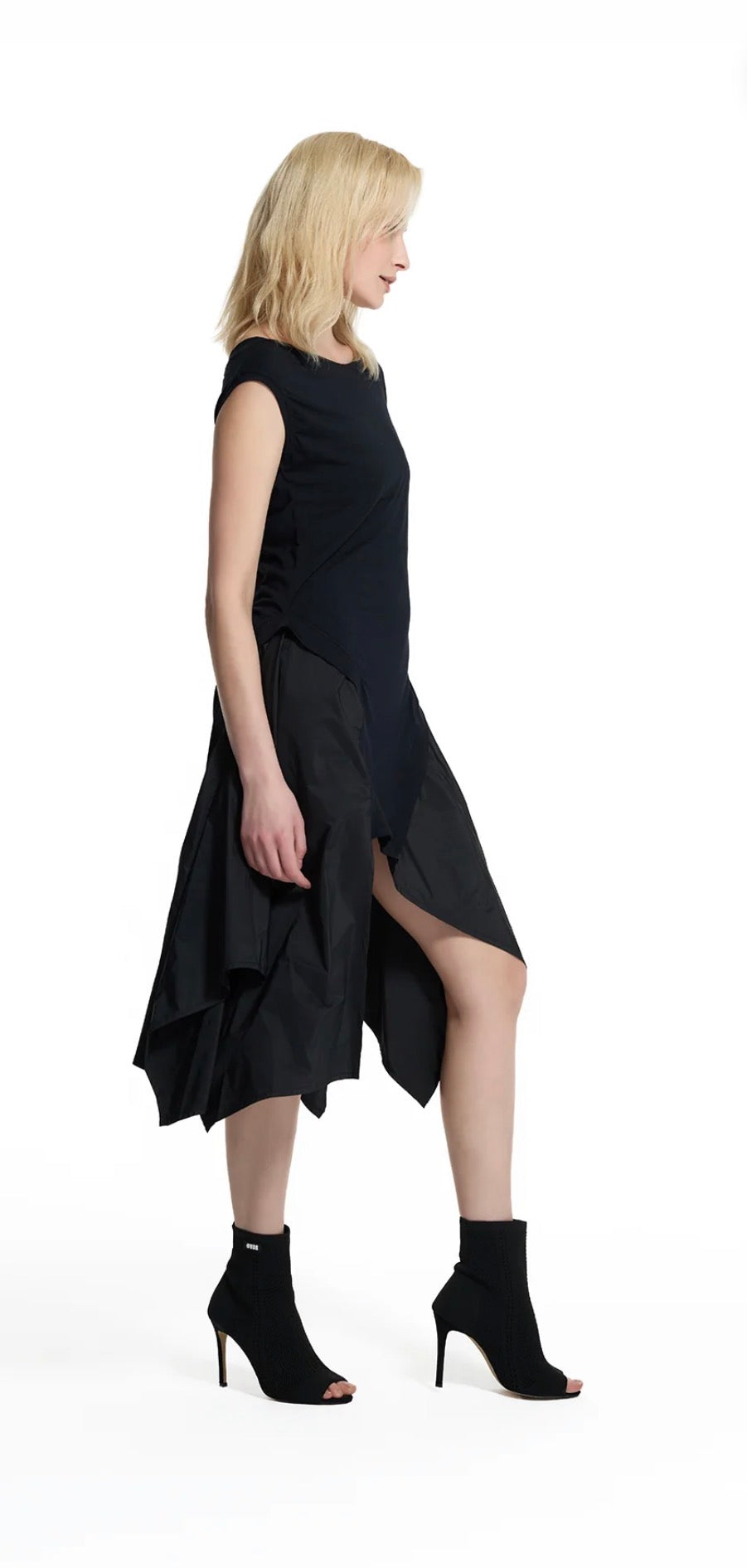 VESTIDO VDR DECOTE BARCO FOLHO ASSIMÉTRO - Carla Valente