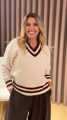 PULLOVER FERRACHE DECOTE EM V COM CONTRASTE - Carla Valente