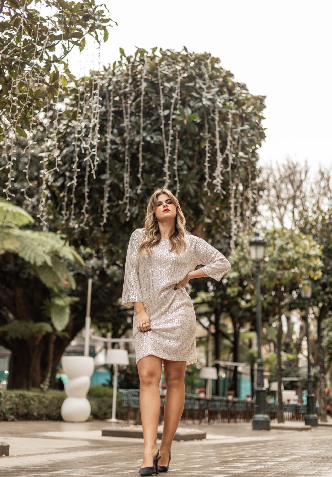 VESTIDO LANTEJOULAS DECOTE REDONDO - Carla Valente
