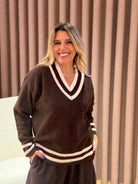 PULLOVER FERRACHE DECOTE EM V COM CONTRASTE - Carla Valente