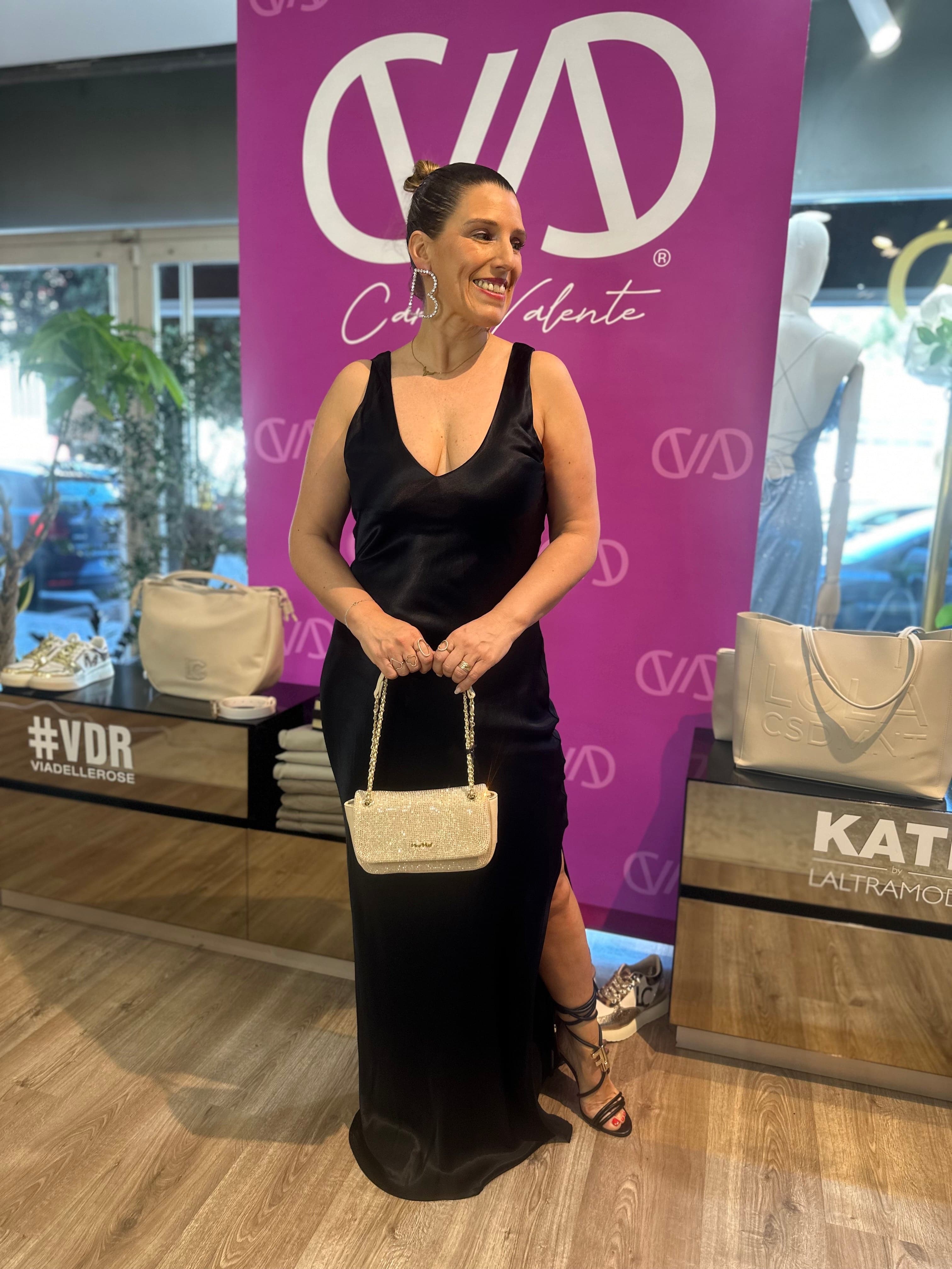 VESTIDO YES ZEE  LONGO COM DECOTE EM V O - Carla Valente
