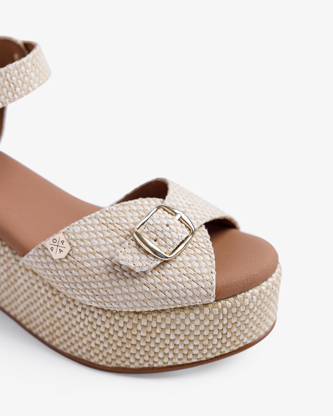 SANDÁLIA POPA MURIEL EM RAFIA DE CUNHA - Carla Valente