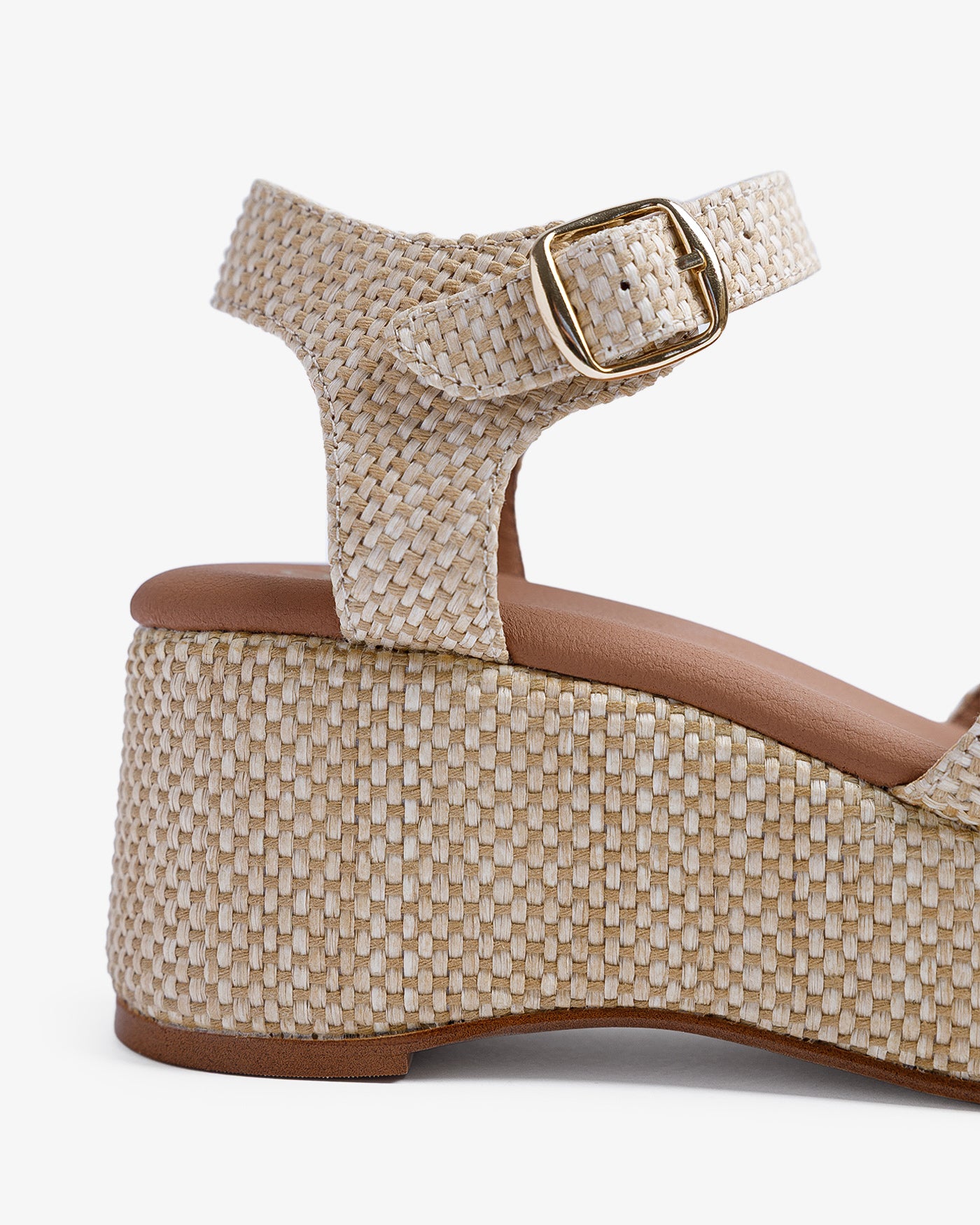 SANDÁLIA POPA MURIEL EM RAFIA DE CUNHA - Carla Valente