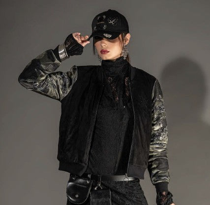 BOMBER FOURSOUL COM MANGA CAMUFLADA COM STRASS