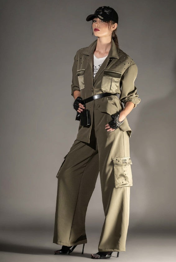 CALÇA FOURSOUL DE SARJA BOLSO CARGO ACETINADO