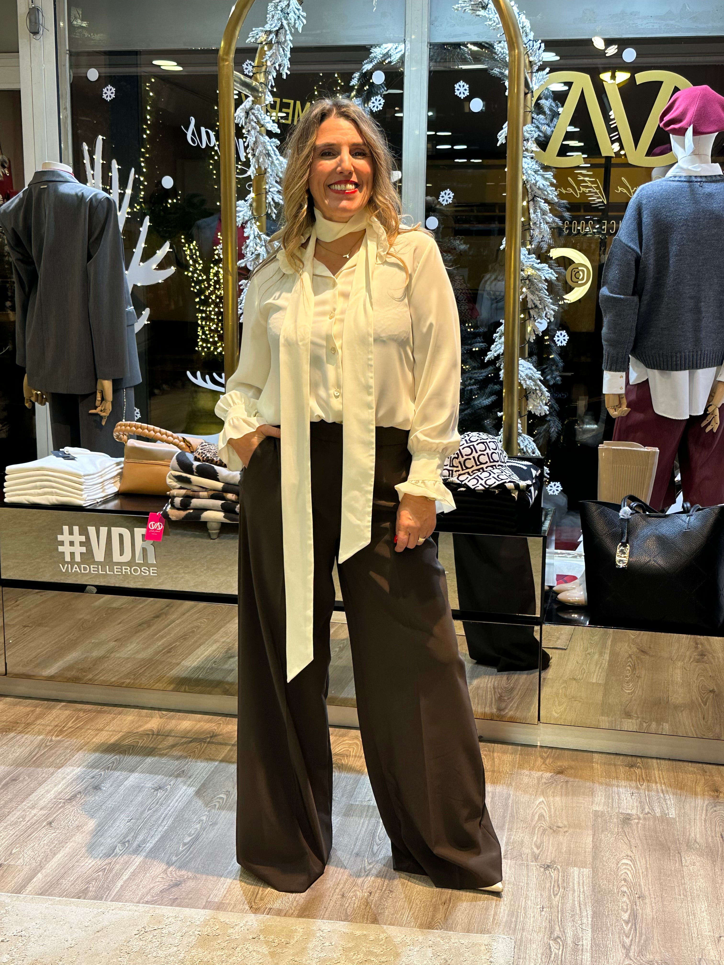 BLUSA VELVETY MÁRCIA GOLA C/FOLHOS - Carla Valente