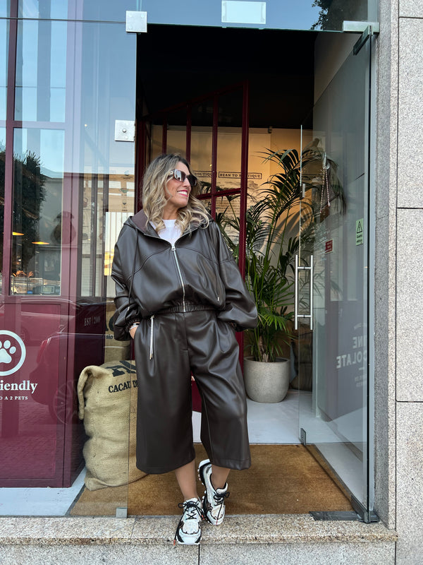 CASACO IMPERIAL CURTO COM CARAPUÇO ECOPELE - Carla Valente