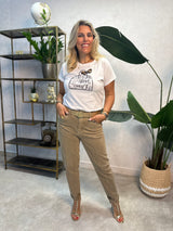 JEANS FERRACHE MOM FIT EM ALGODÃO