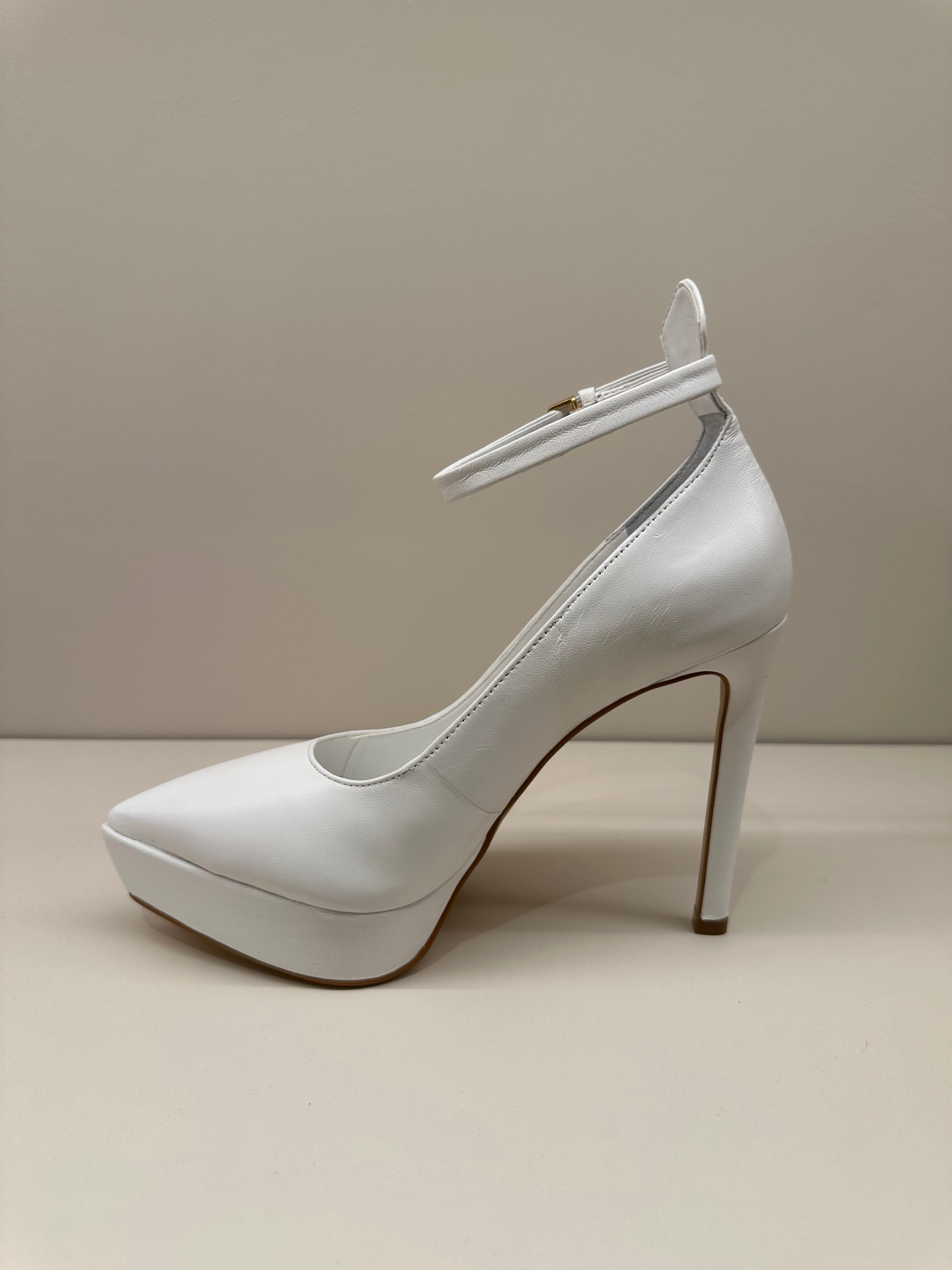 STILETTO CARRANO COM PLATAFORMA C/TIRA - Carla Valente