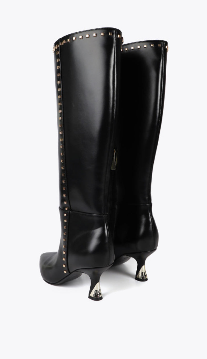 BOTA LOLA CASADMNT CANO ALTO TACÃO PERSONALIZADO E TACHAS - Carla Valente