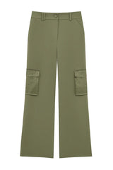 CALÇA FOURSOUL DE SARJA BOLSO CARGO ACETINADO