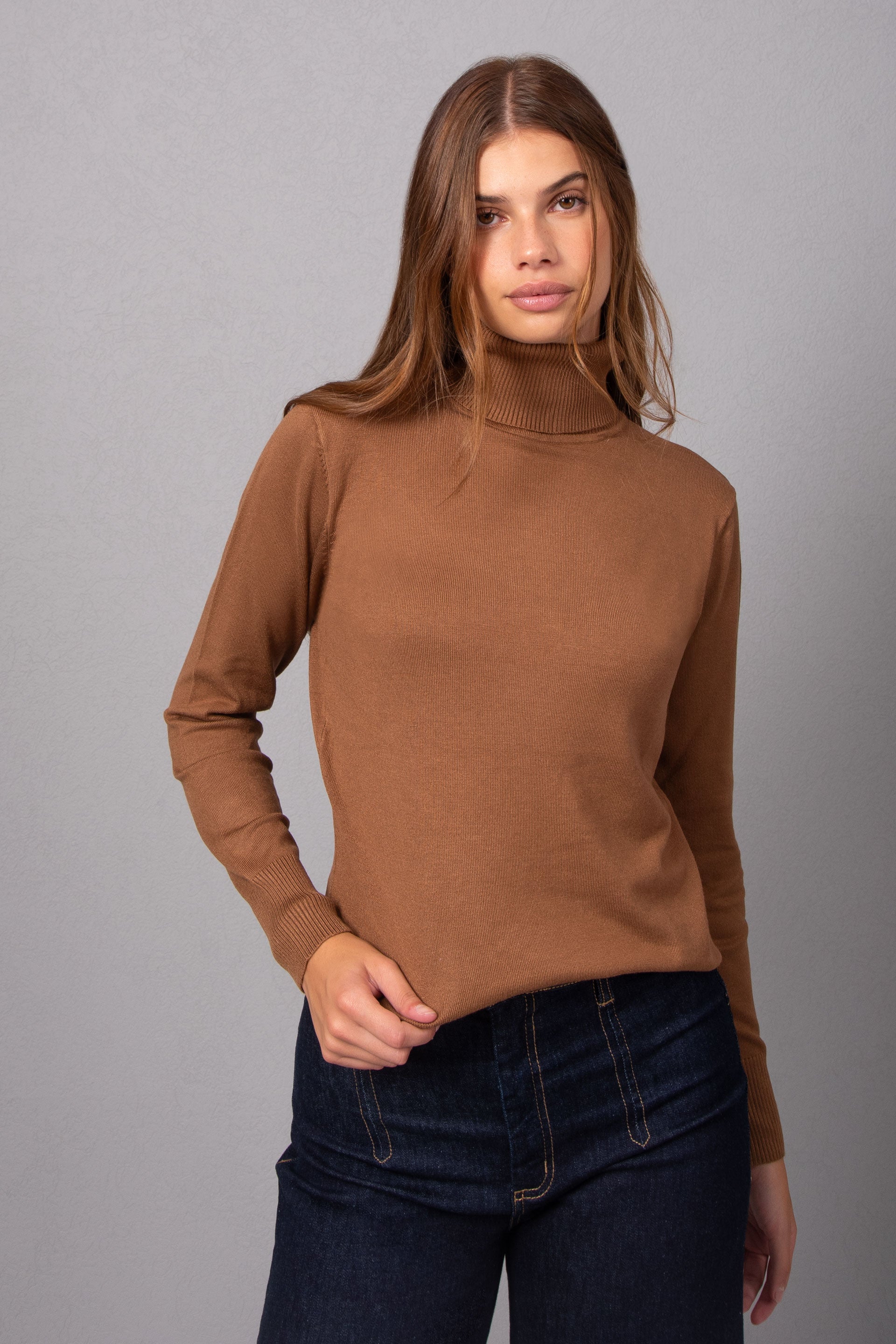CAMISOLA FERRACHE BÁSICA GOLA ALTA - Carla Valente