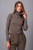 CAMISOLA FERRACHE BÁSICA GOLA ALTA - Carla Valente