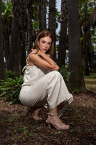 CALÇA FERRACHE CURTA WIDE LEG EM LINHO COM CINTO - Carla Valente