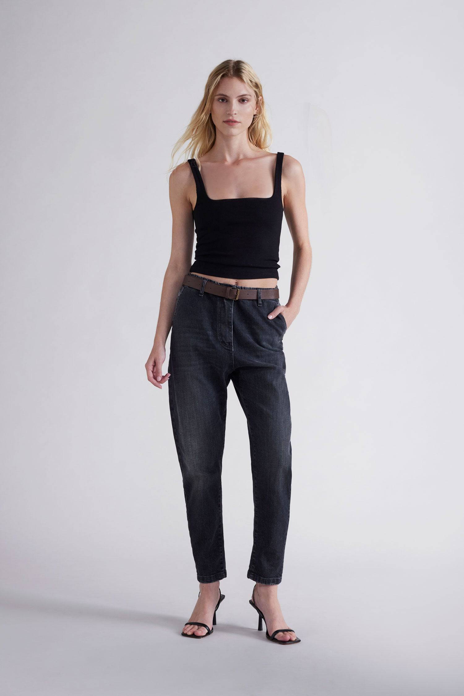 CALÇA PLEASE CROPPED MOM FIT C/CINTO - Carla Valente